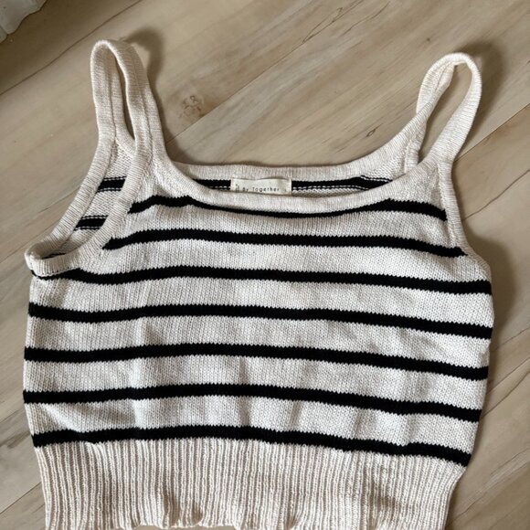 Cropped Knit Tank Top NWT - Picture 2 of 2
